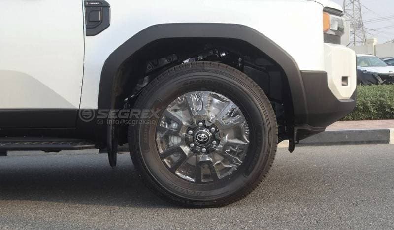 2027 Toyota Prado thumbnail 7