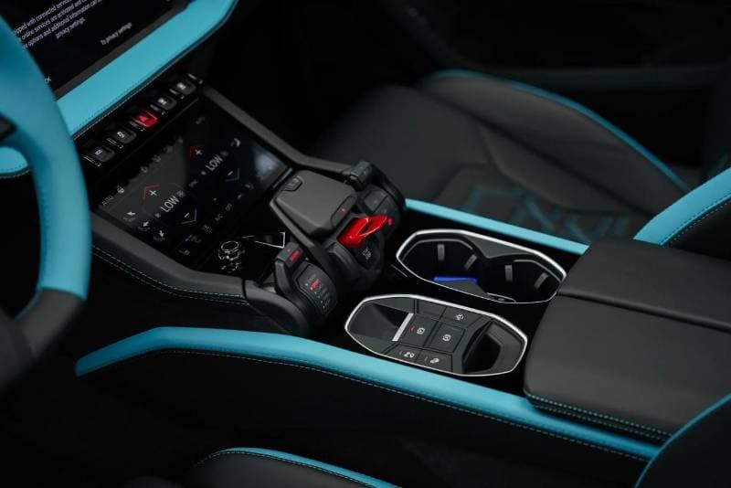 2026 Lamborghini Urus SE thumbnail 7