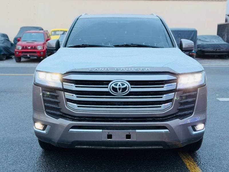2019 Toyota Land Cruiser GXR thumbnail 5