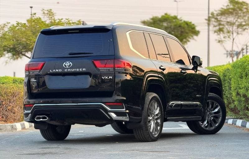 2022 Toyota Land Cruiser VXR thumbnail 3