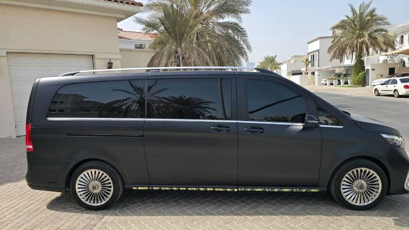 2024 Mercedes Benz V 250 LUXURY thumbnail 4