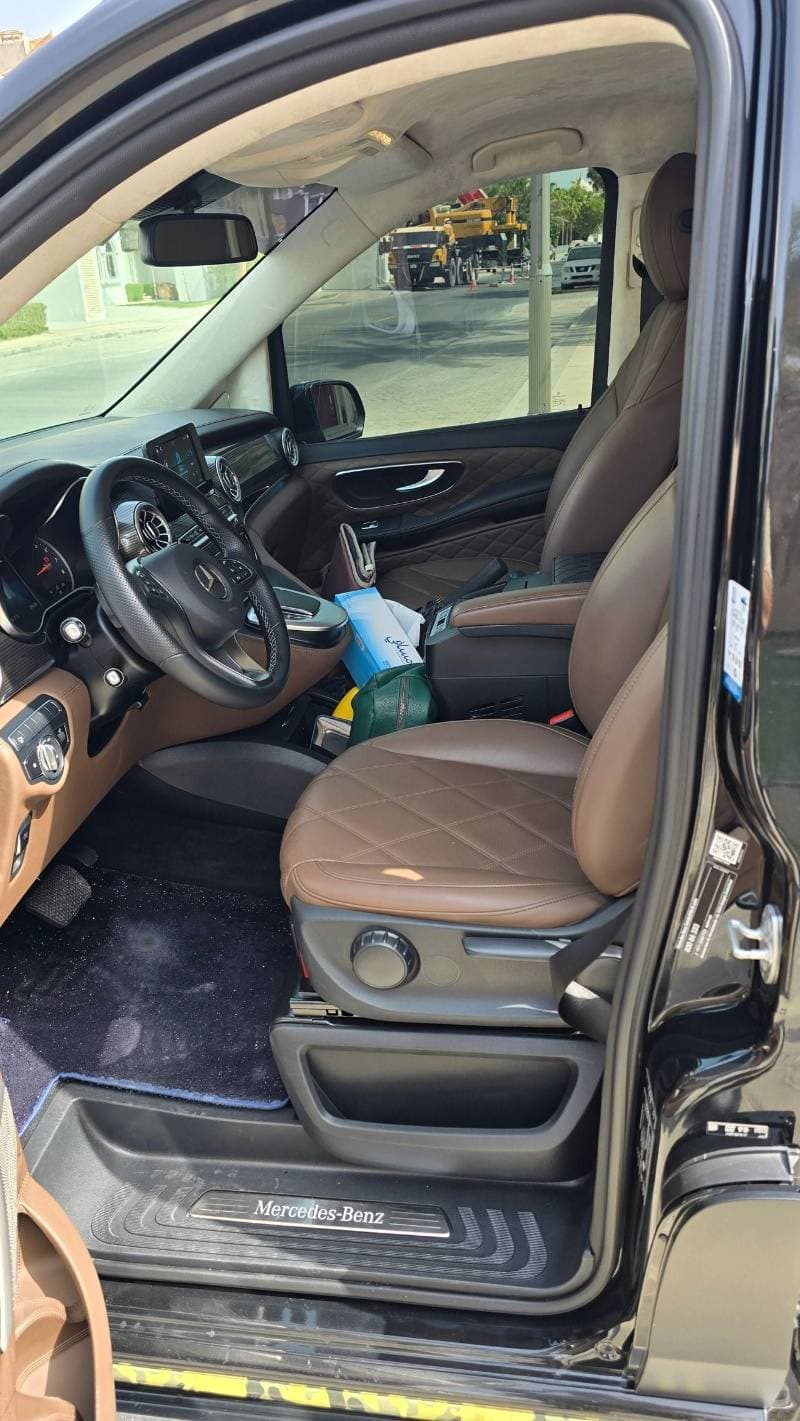 2024 Mercedes Benz V 250 LUXURY thumbnail 5