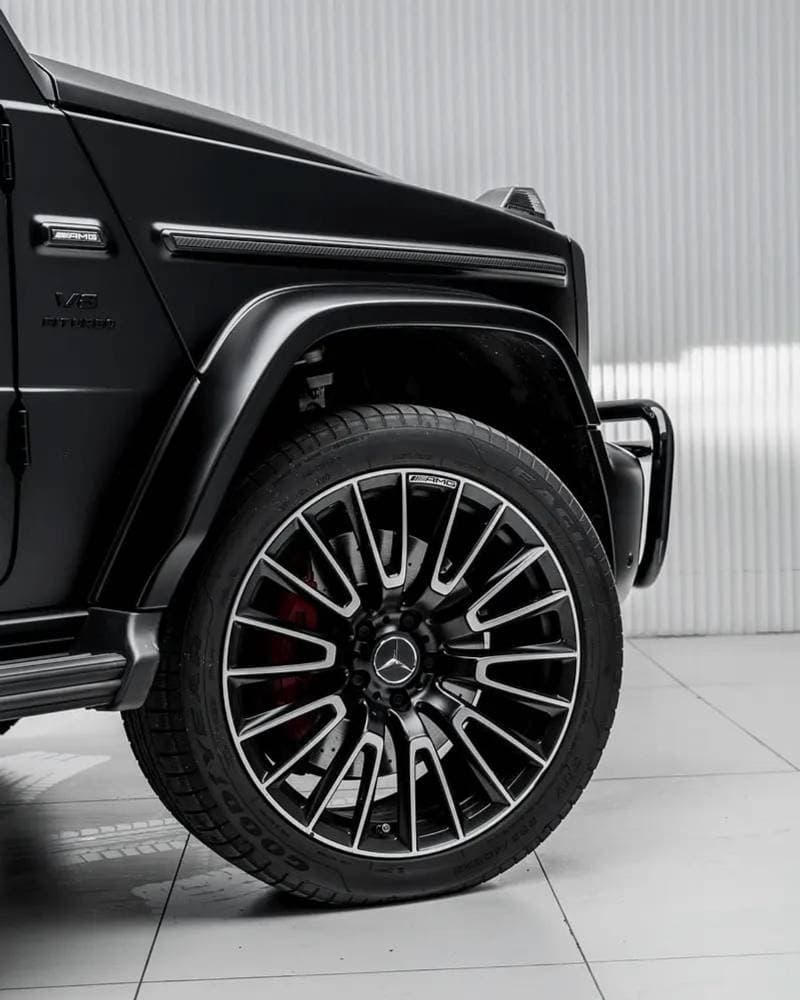 2025 Mercedes Benz G63 AMG thumbnail 3