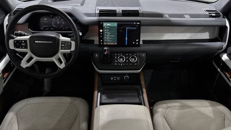 2024 Land Rover Defender thumbnail 7