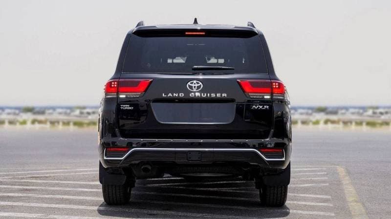 2025 Toyota Land Cruiser VXR thumbnail 6