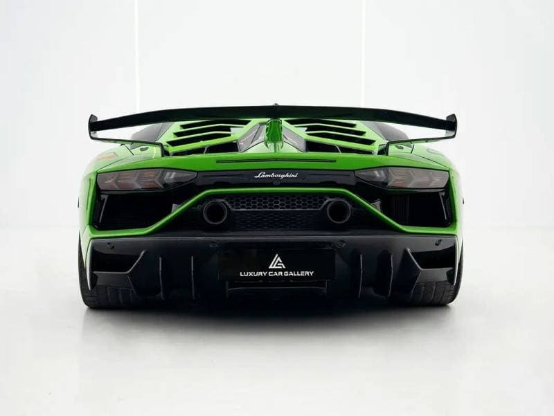 2020 Lamborghini Aventador SVJ thumbnail 6