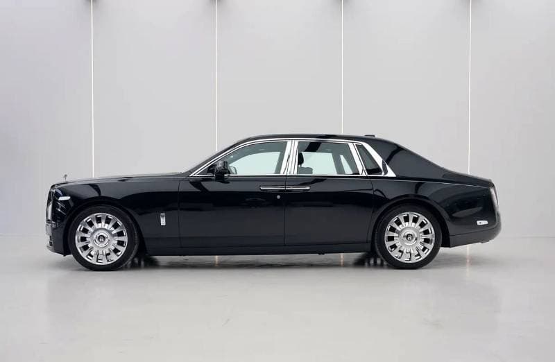 2019 Rolls Royce Phantom STANDARD thumbnail 2