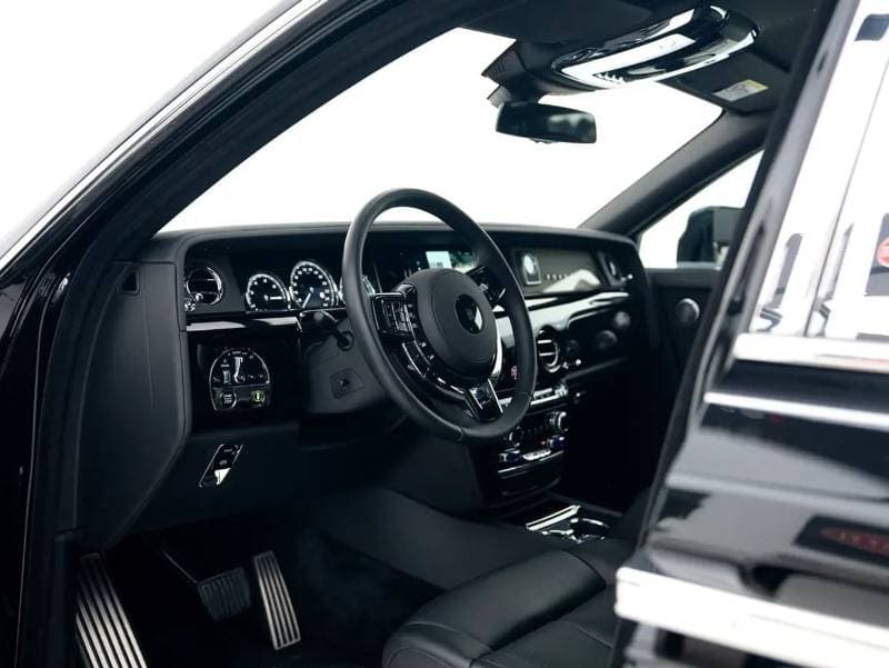 2019 Rolls Royce Phantom STANDARD thumbnail 6