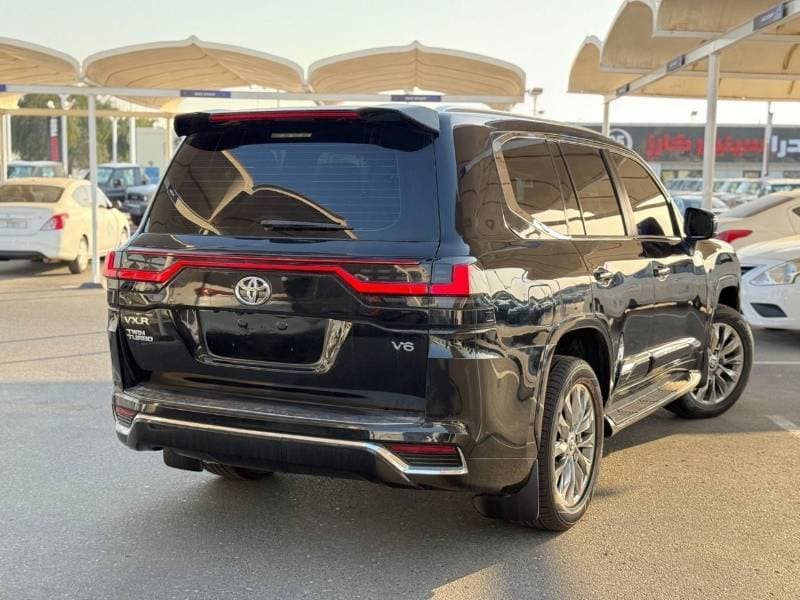 2018 Toyota Land Cruiser VXR thumbnail 5