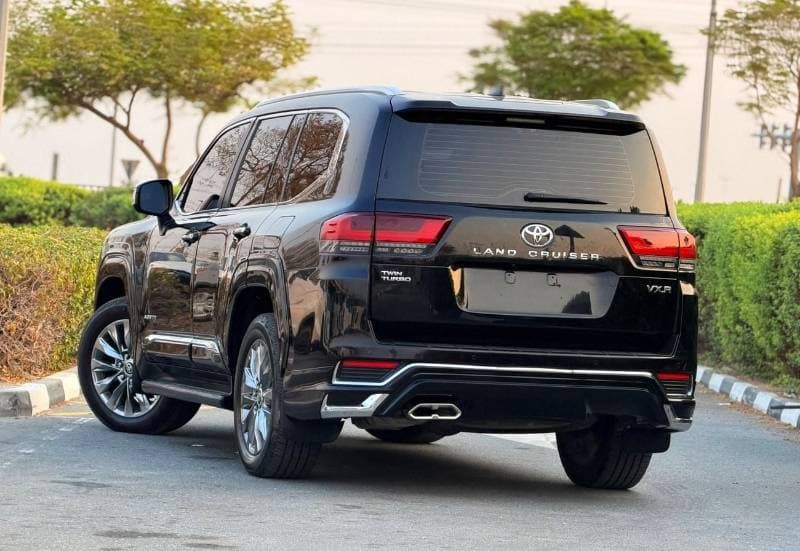 2022 Toyota Land Cruiser VXR thumbnail 4