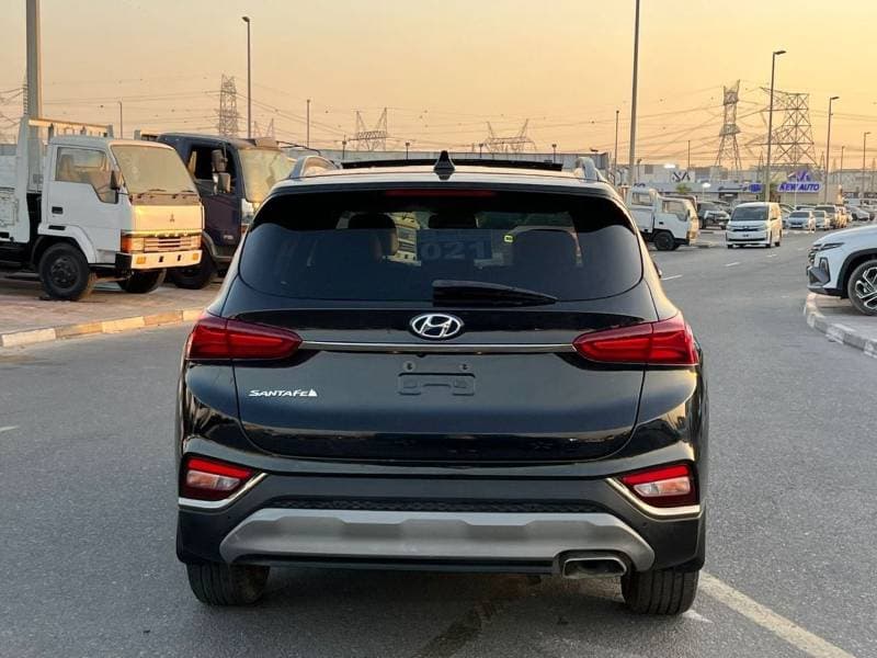 2019 Hyundai Santa Fe STANDARD thumbnail 8