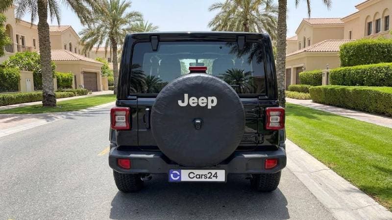 2023 Jeep Wrangler SAHARA thumbnail 4