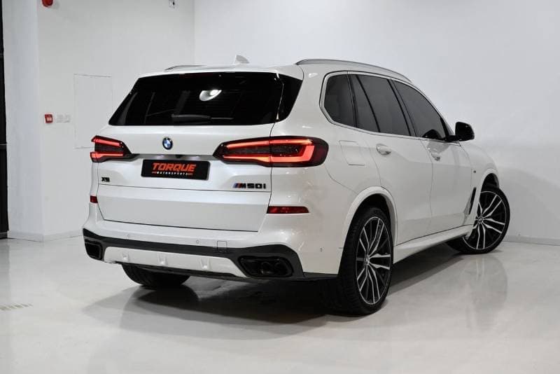 2022 BMW X5 M50i thumbnail 4