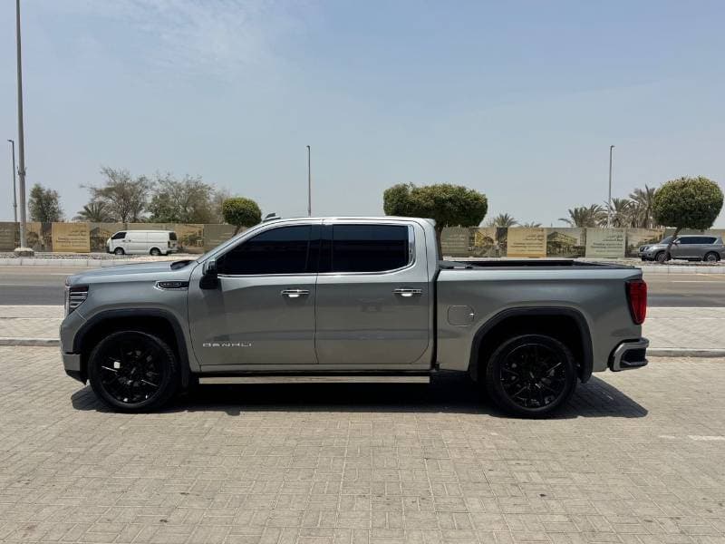 2023 GMC Sierra DENALI thumbnail 7