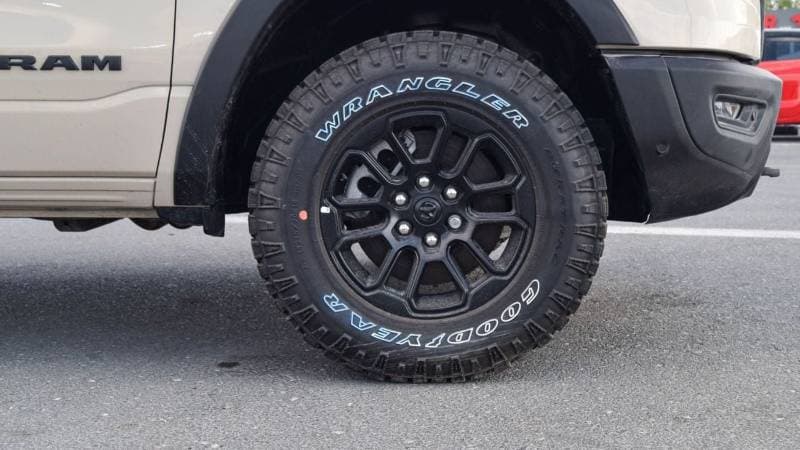 2025 RAM 1500 REBEL thumbnail 7