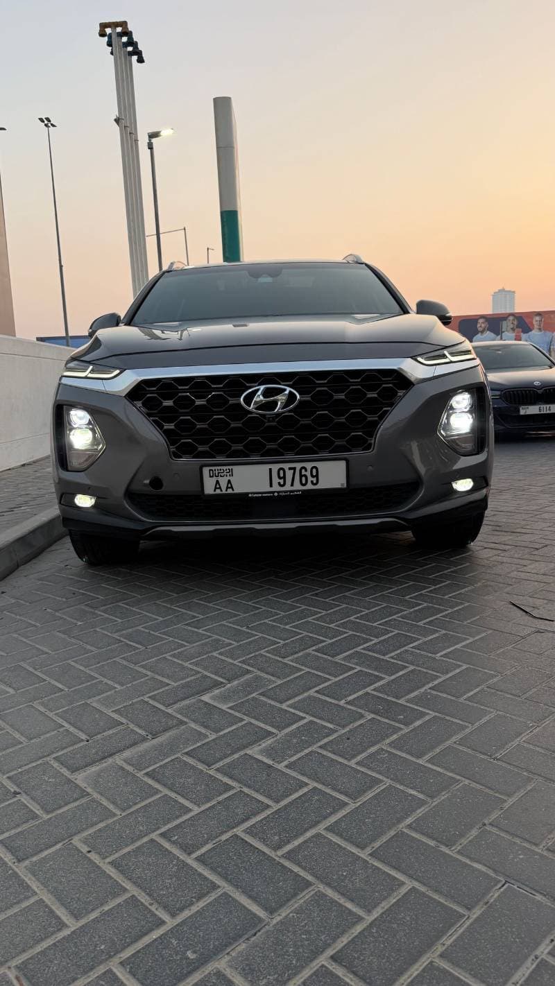 2019 Hyundai Santa Fe GL thumbnail 2