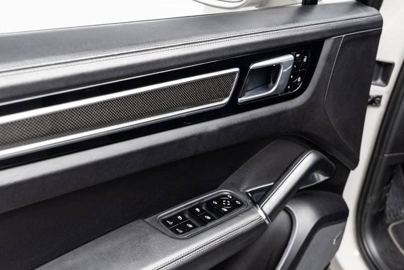 2020 Porsche Cayenne TURBO thumbnail 8