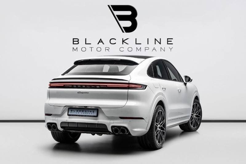 2025 Porsche Cayenne STANDARD thumbnail 4