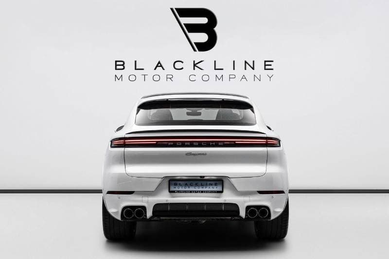 2025 Porsche Cayenne STANDARD thumbnail 3