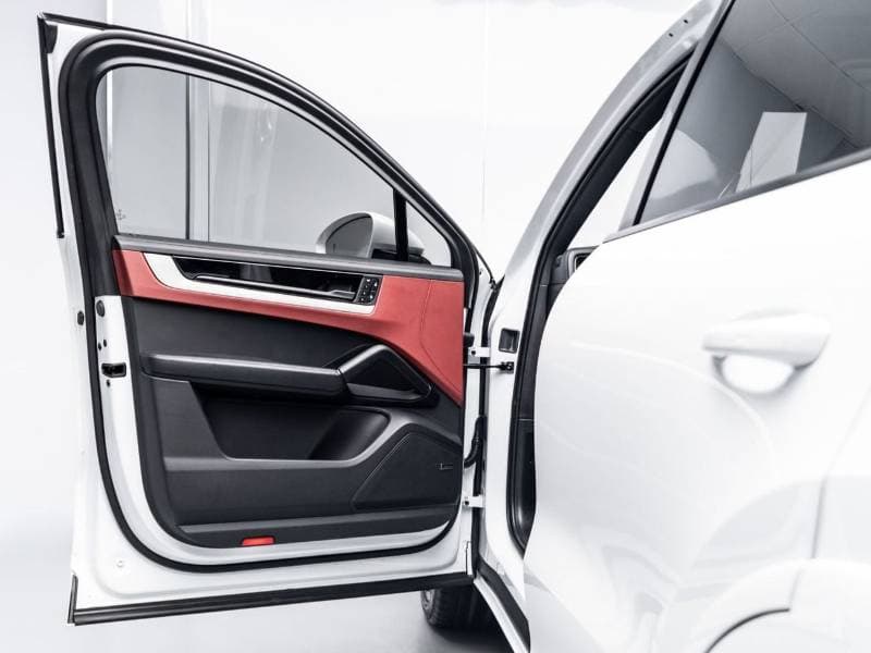 2025 Porsche Cayenne STANDARD thumbnail 7
