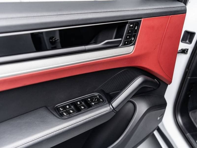 2025 Porsche Cayenne STANDARD thumbnail 8