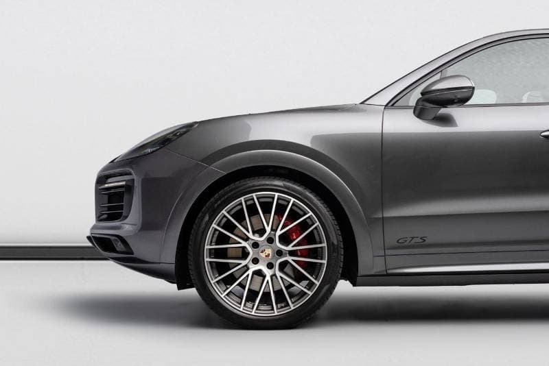 2023 Porsche Cayenne GTS thumbnail 6