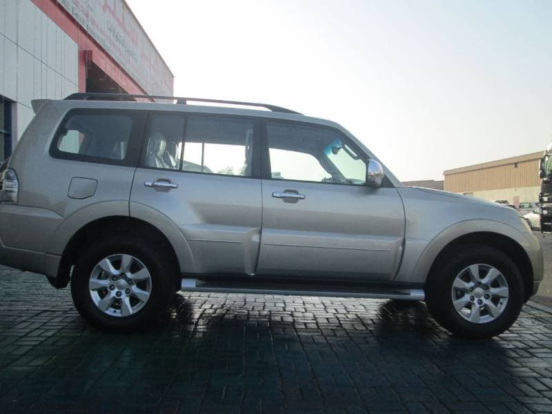 2018 Mitsubishi Pajero GLS HIGHLINE TOP thumbnail 2