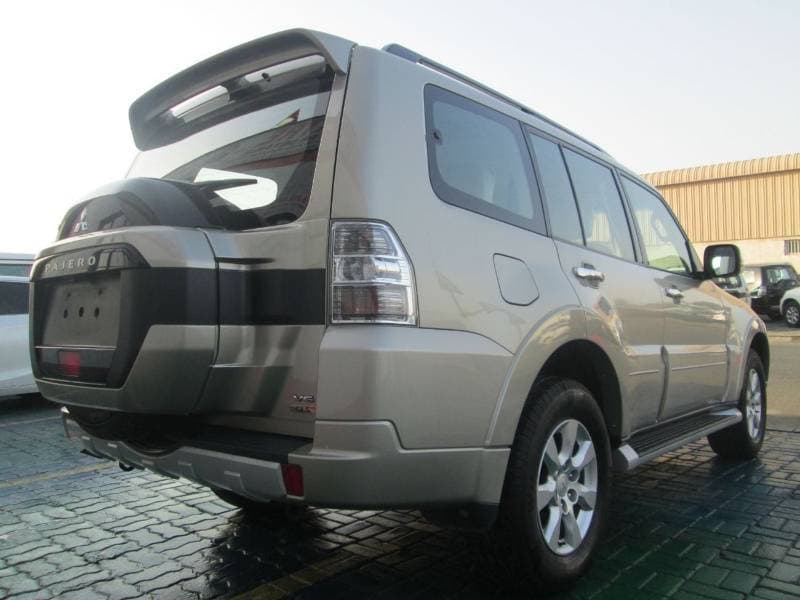 2018 Mitsubishi Pajero GLS HIGHLINE TOP thumbnail 6