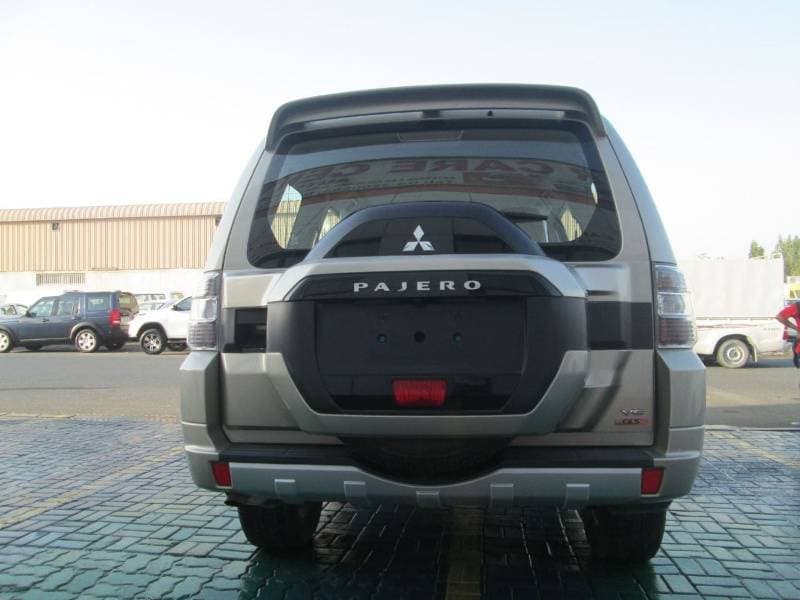 2018 Mitsubishi Pajero GLS HIGHLINE TOP thumbnail 4