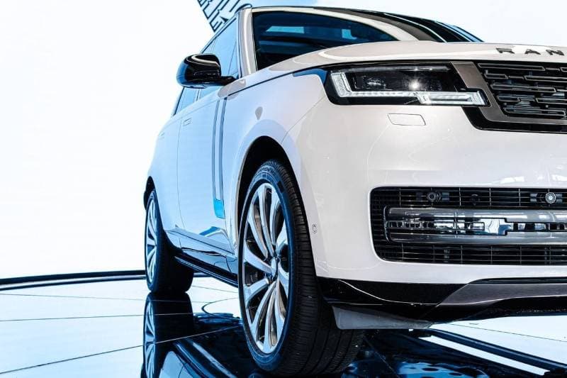 2026 Land Rover Range Rover AUTOBIOGRAPHY P530 thumbnail 4
