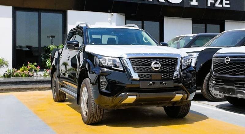 2025 Nissan Navara thumbnail 4