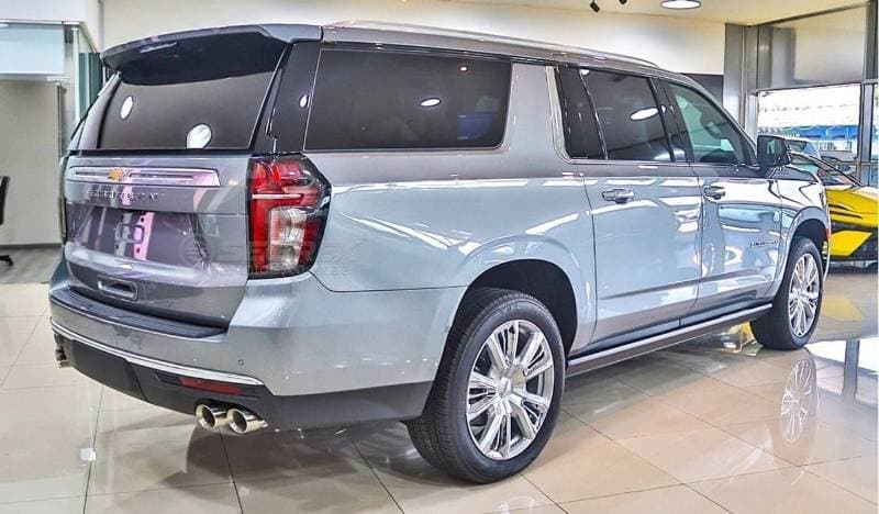 2023 Chevrolet Suburban thumbnail 6