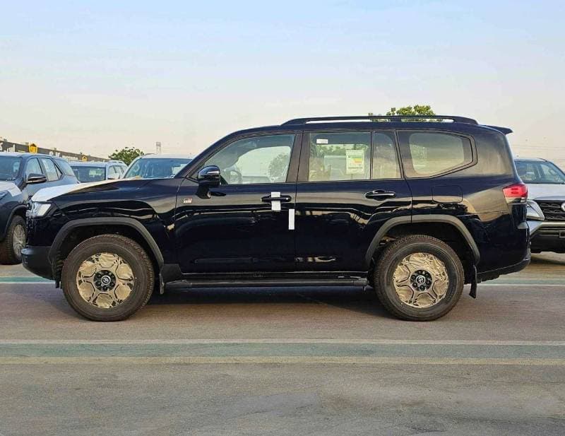 2026 Toyota Land Cruiser GR SPORT thumbnail 3