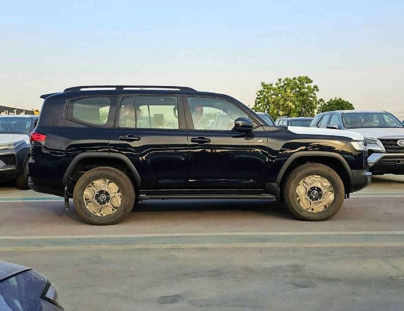 2026 Toyota Land Cruiser GR SPORT thumbnail 2