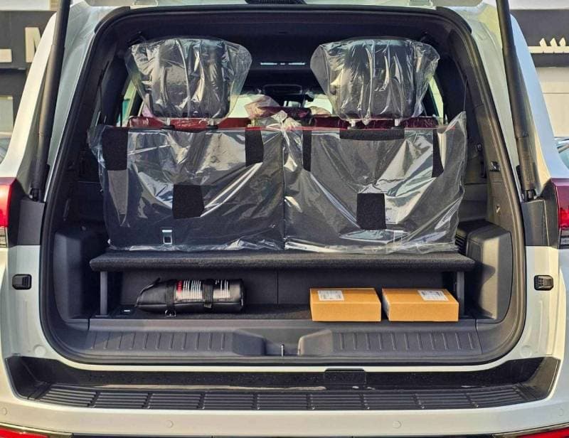 2026 Toyota Land Cruiser VXR thumbnail 6