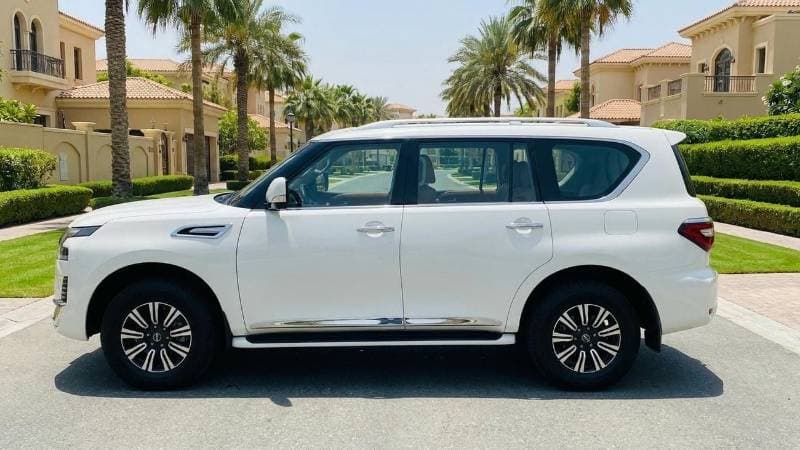 2024 Nissan Patrol SE TITANIUM thumbnail 5