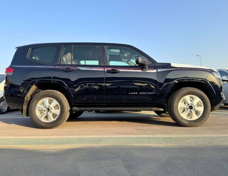 2026 Toyota Land Cruiser GXR thumbnail 2