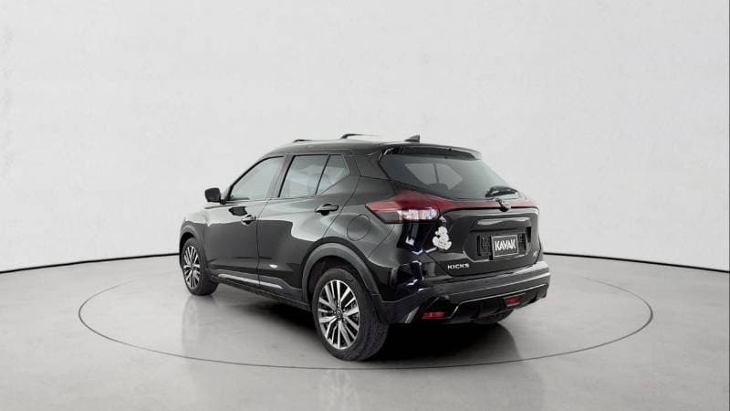 2024 Nissan Kicks SL thumbnail 5