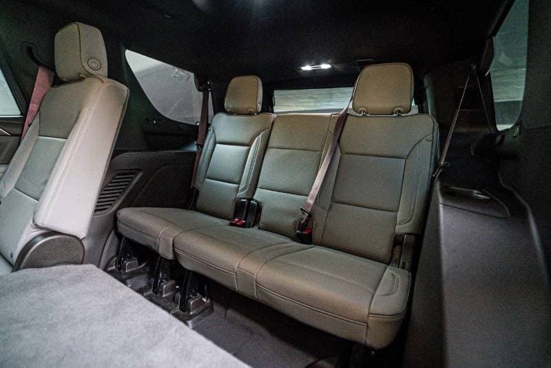 2023 GMC Yukon SLT thumbnail 7
