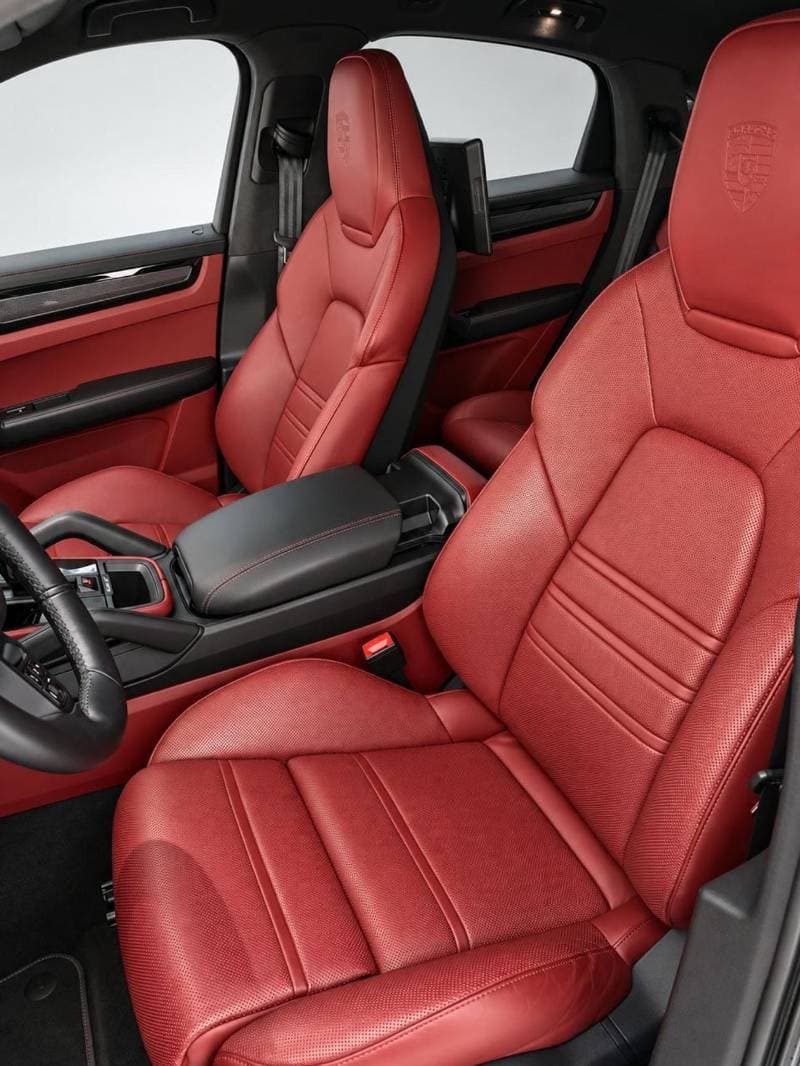 2023 Porsche Cayenne TURBO GT thumbnail 8