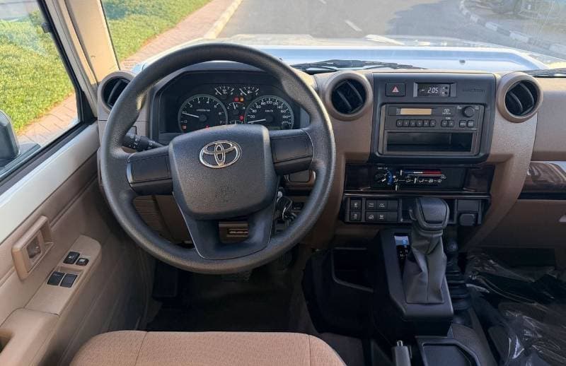 2025 Toyota Land Cruiser LC78 Base thumbnail 8