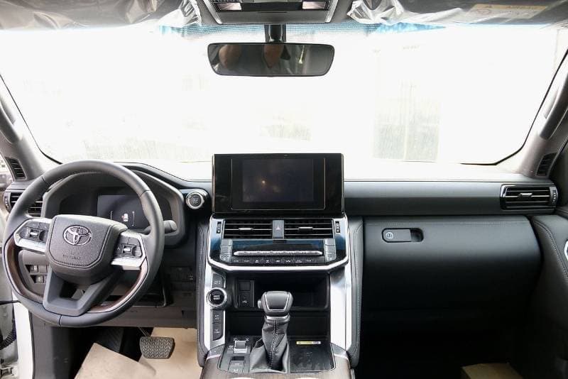 2026 Toyota Land Cruiser GXR thumbnail 4