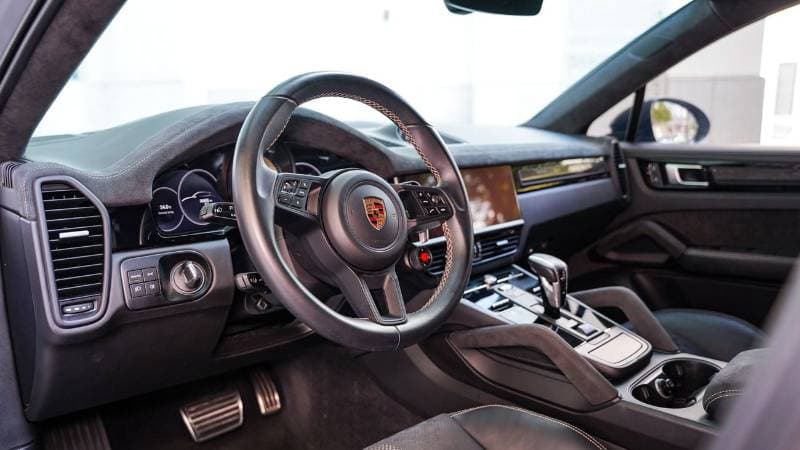 2022 Porsche Cayenne TURBO GT thumbnail 4