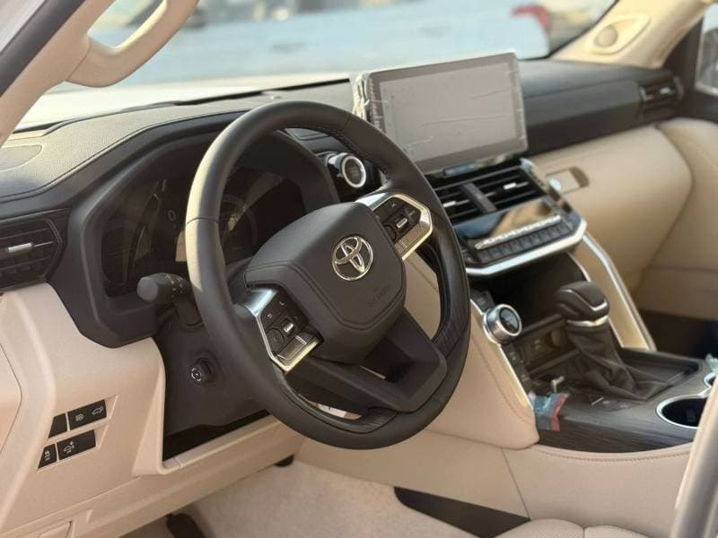 2026 Toyota Land Cruiser VXR thumbnail 7