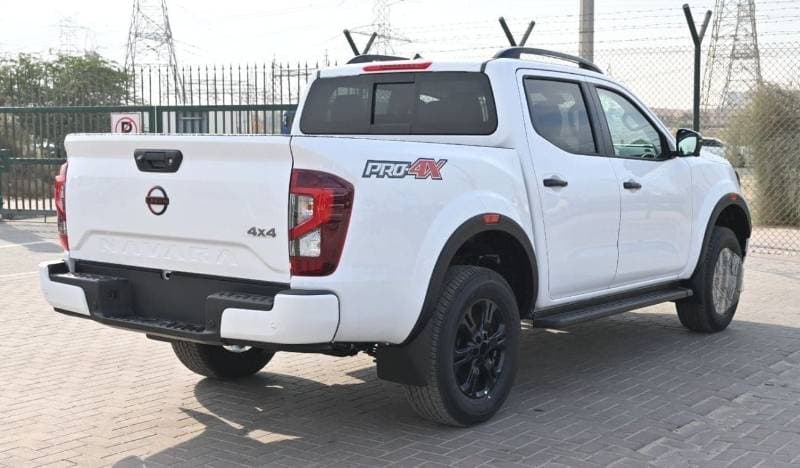 2025 Nissan Navara thumbnail 5