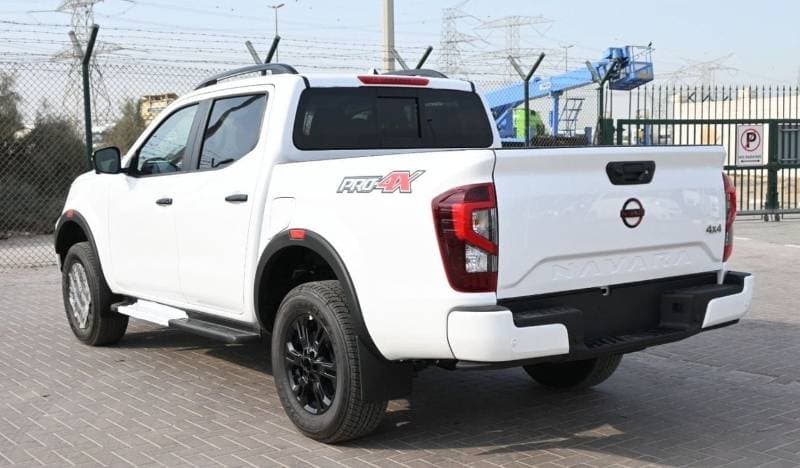 2025 Nissan Navara thumbnail 7