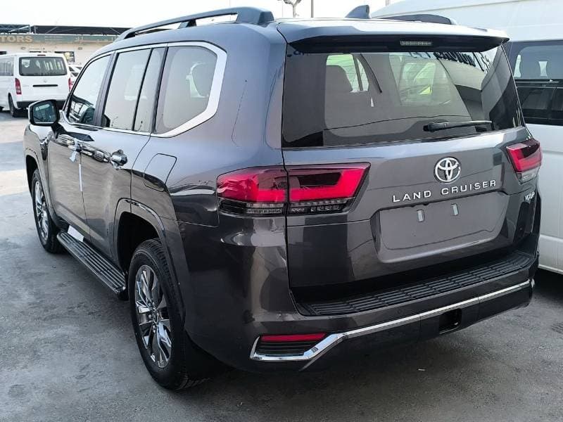 2026 Toyota Land Cruiser VXR thumbnail 4
