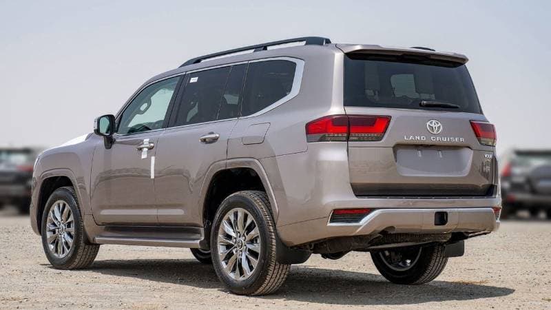 2025 Toyota Land Cruiser VXR thumbnail 5