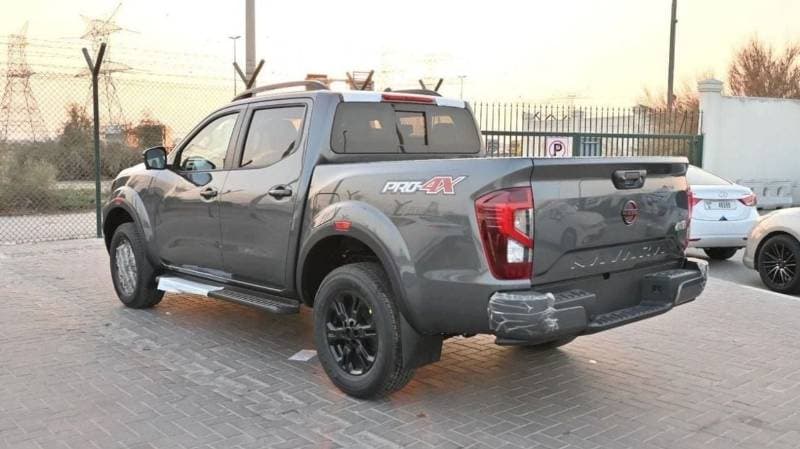 2025 Nissan Navara thumbnail 7