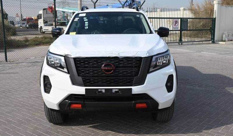 2025 Nissan Navara thumbnail 2
